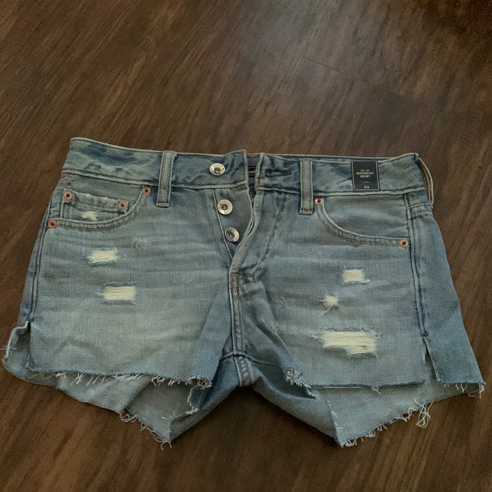 NWT Abercrombie & Fitch jean shorts. Boyfriend Short. Light wash color